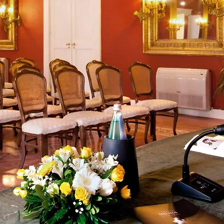 Отель Napolit'amo Principe 3*